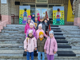 «Марина Ладынина с экранов к нам пришла!» «Марина Ладынина с экранов к нам пришла!».