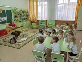 «Знакомимся с профессиями родителей» «Знакомимся с профессиями родителей».