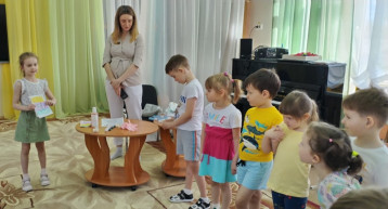 "Здоровье в порядке — спасибо зарядке!" "Здоровье в порядке — спасибо зарядке!".
